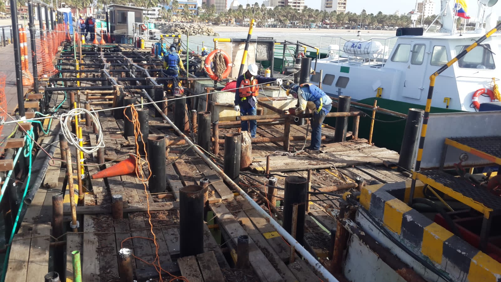 construcción y reparación de infraestructura marítima y portuaria